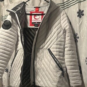 Canada Gear Women's Light Gray Quilted Puffer Jacket